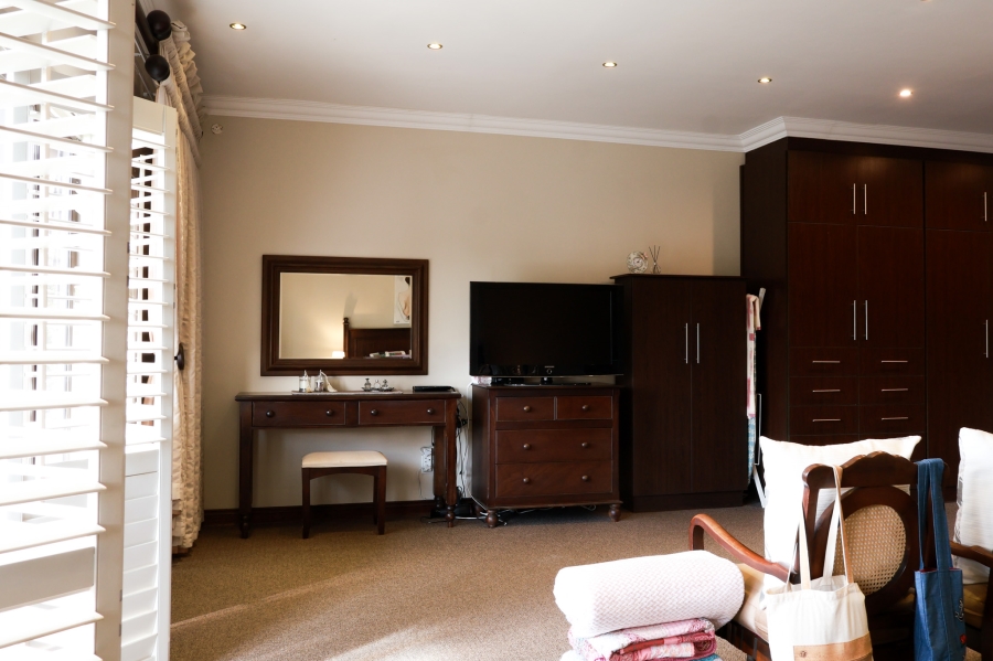 3 Bedroom Property for Sale in Van Der Hoff Park North West